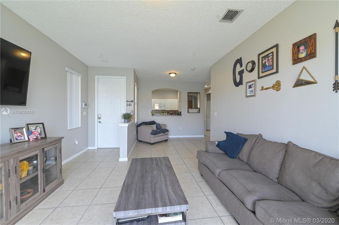 Recently Sold: $179,900 (3 beds, 2 baths, 1298 Square Feet)