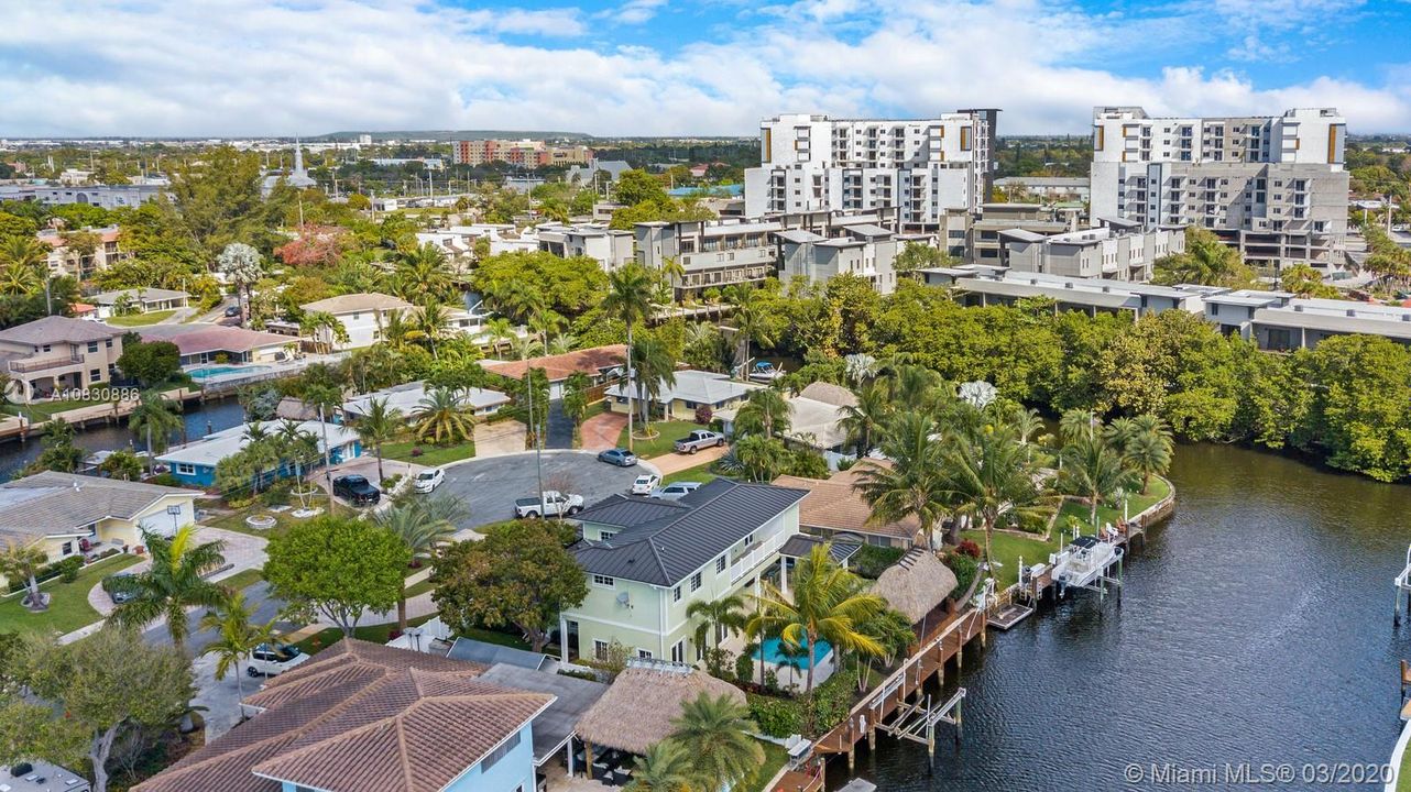 Недавно продано: $1,195,000 (4 спален, 3 ванн, 3414 Квадратных фут)