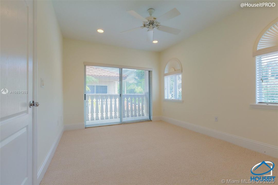 Recently Rented: $4,700 (3 beds, 2 baths, 1900 Square Feet)