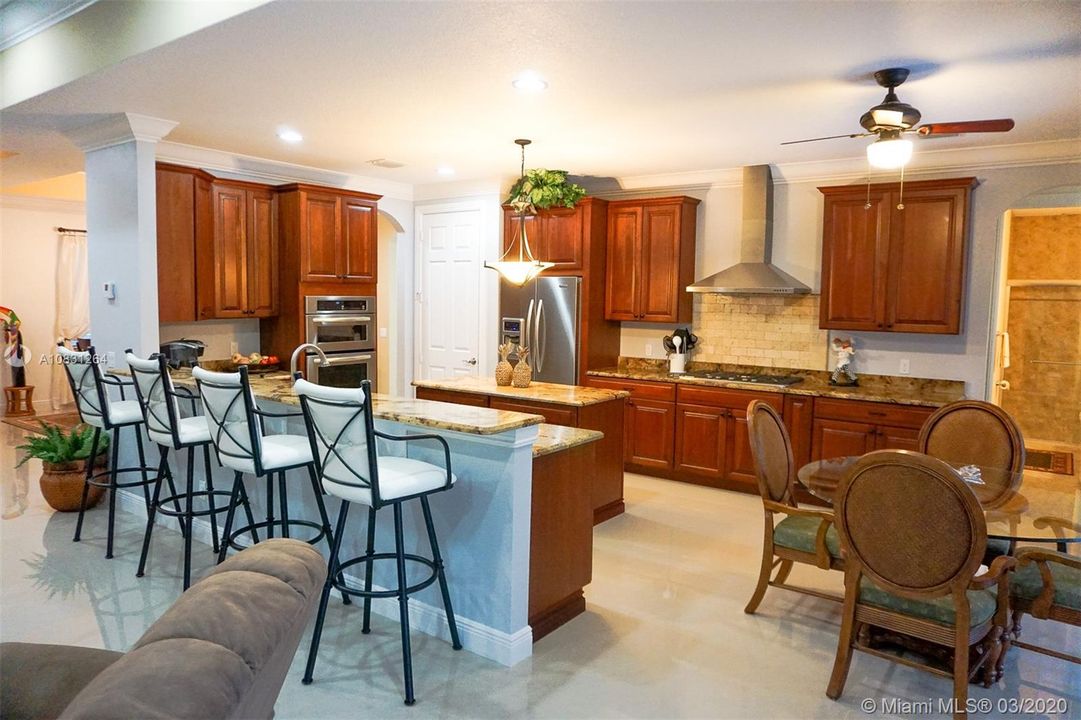 Recently Sold: $798,000 (4 beds, 3 baths, 2850 Square Feet)