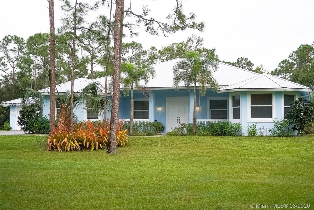 Recently Sold: $798,000 (4 beds, 3 baths, 2850 Square Feet)