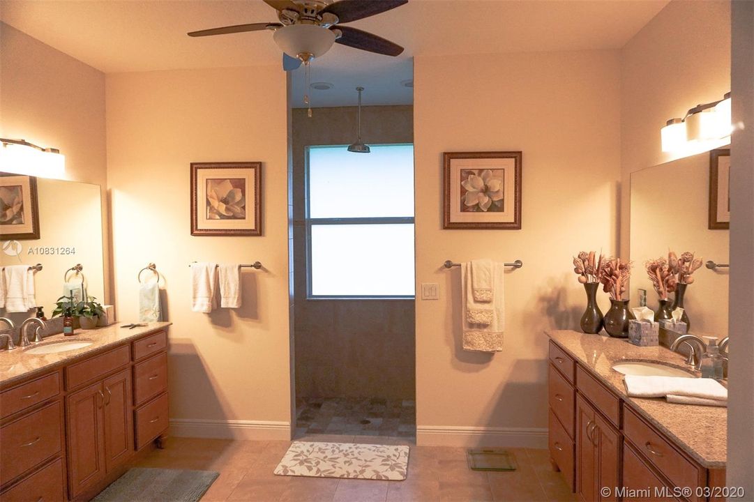 Recently Sold: $798,000 (4 beds, 3 baths, 2850 Square Feet)