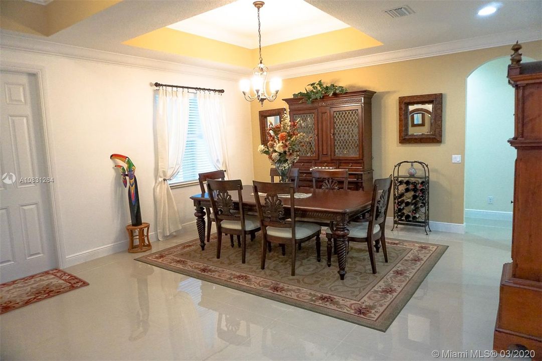 Recently Sold: $798,000 (4 beds, 3 baths, 2850 Square Feet)