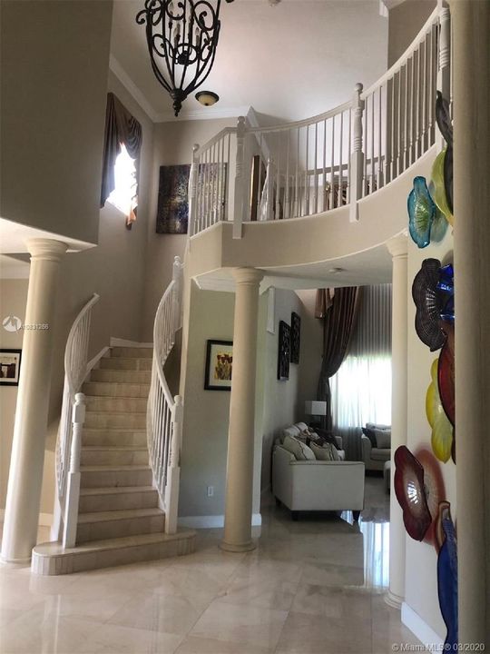 Recently Sold: $675,000 (5 beds, 4 baths, 4717 Square Feet)