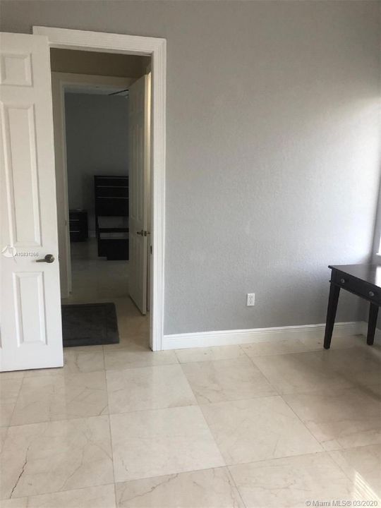 Recently Sold: $675,000 (5 beds, 4 baths, 4717 Square Feet)