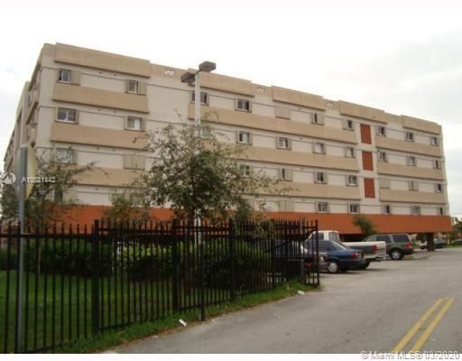 Недавно продано: $96,000 (3 спален, 1 ванн, 920 Квадратных фут)