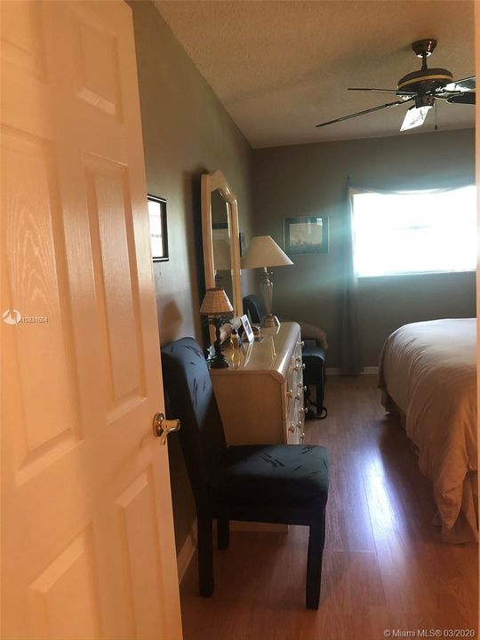 Recently Sold: $67,000 (1 beds, 1 baths, 680 Square Feet)