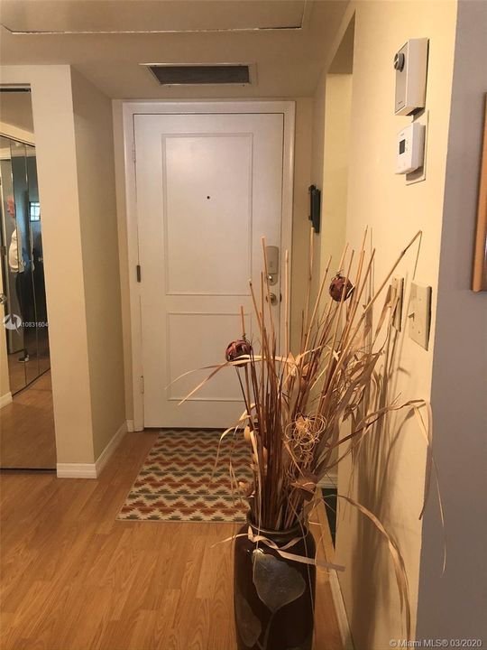 Recently Sold: $67,000 (1 beds, 1 baths, 680 Square Feet)