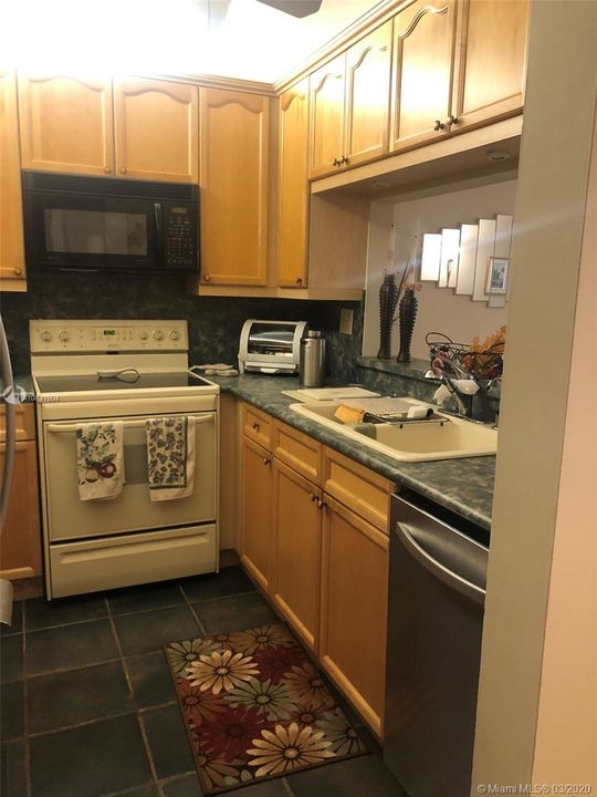 Recently Sold: $67,000 (1 beds, 1 baths, 680 Square Feet)