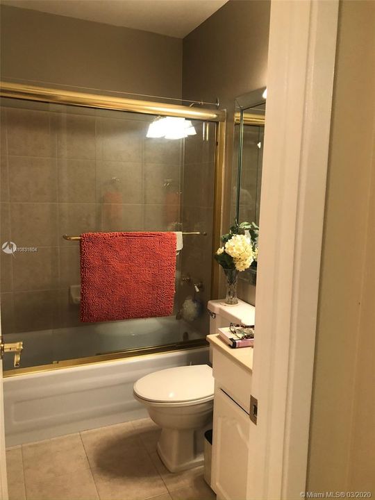 Recently Sold: $67,000 (1 beds, 1 baths, 680 Square Feet)
