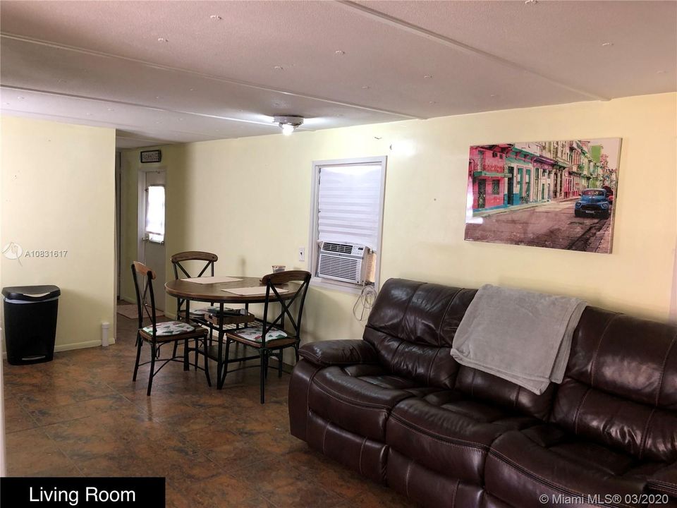 Recently Sold: $198,000 (2 beds, 1 baths, 552 Square Feet)