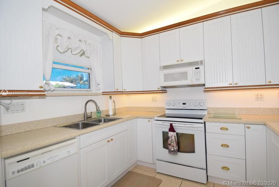 Недавно продано: $1,199,000 (3 спален, 3 ванн, 1139 Квадратных фут)