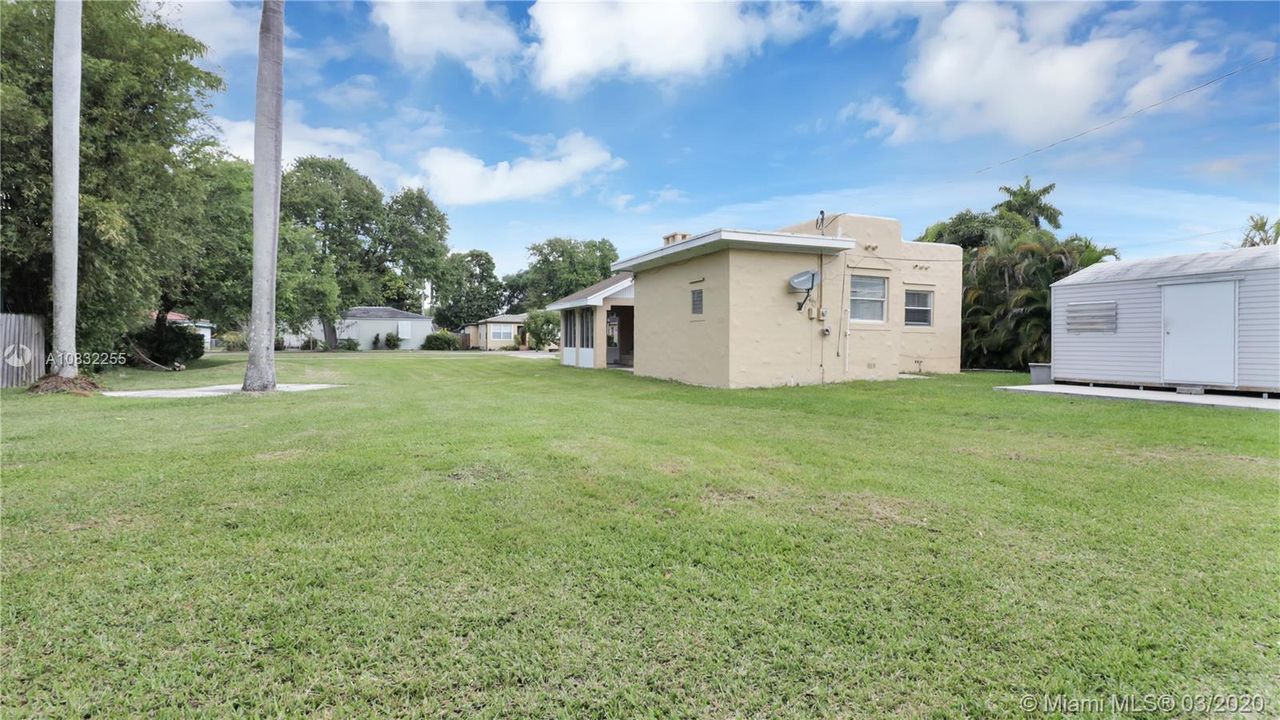 Vendido Recientemente: $414,000 (0.29 acres)