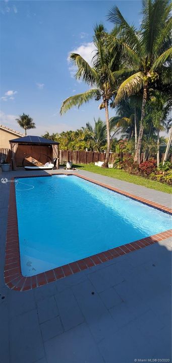Vendido Recientemente: $375,000 (4 camas, 3 baños, 1330 Pies cuadrados)