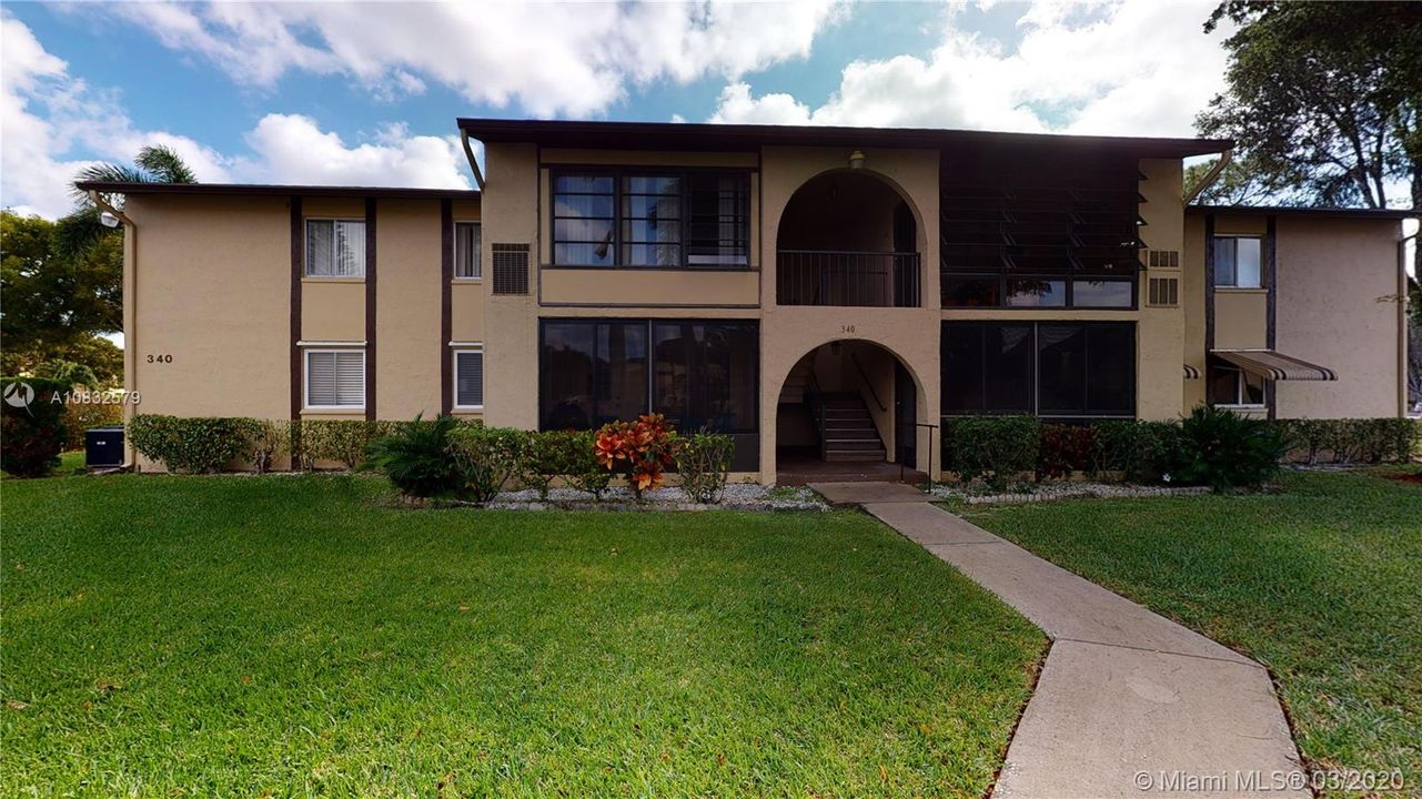 Vendido Recientemente: $89,999 (2 camas, 1 baños, 935 Pies cuadrados)
