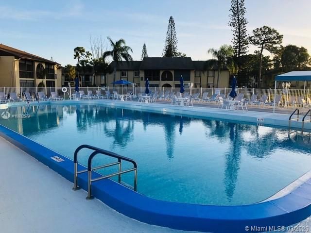 Vendido Recientemente: $89,999 (2 camas, 1 baños, 935 Pies cuadrados)