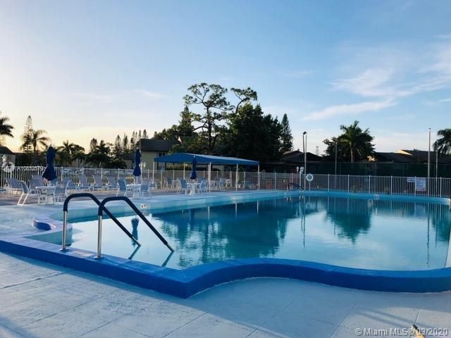 Vendido Recientemente: $89,999 (2 camas, 1 baños, 935 Pies cuadrados)