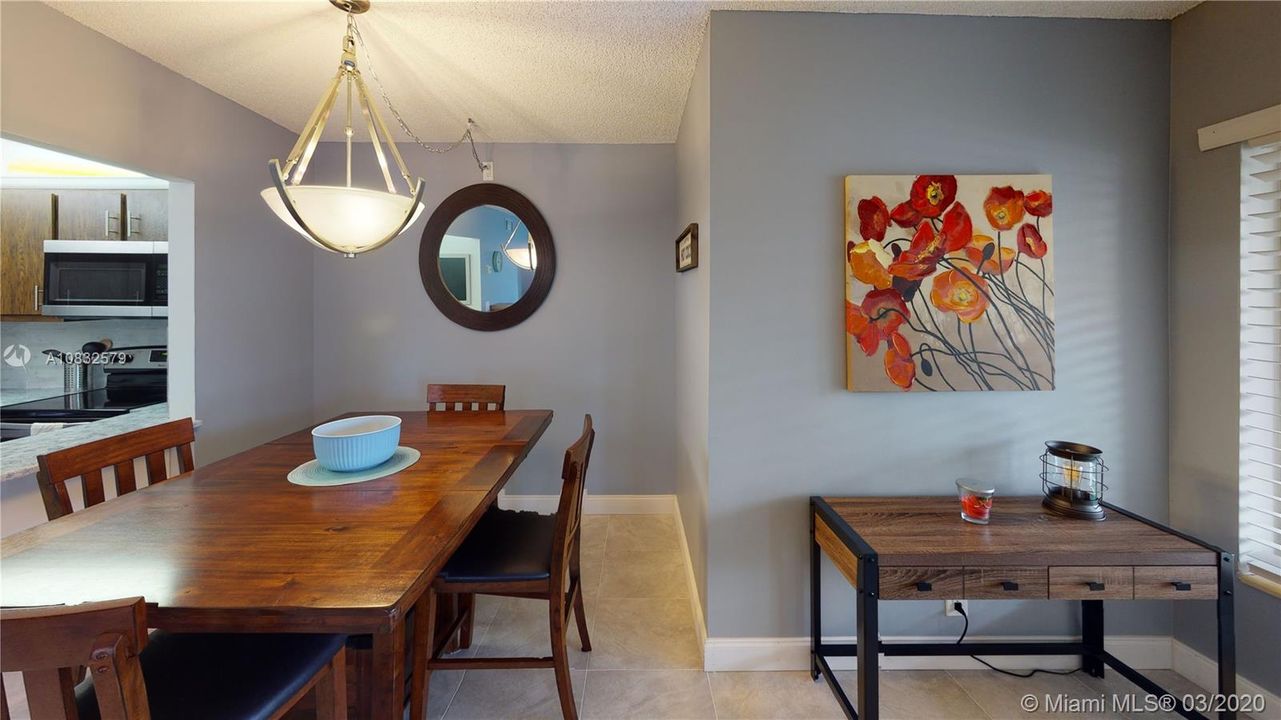 Vendido Recientemente: $89,999 (2 camas, 1 baños, 935 Pies cuadrados)