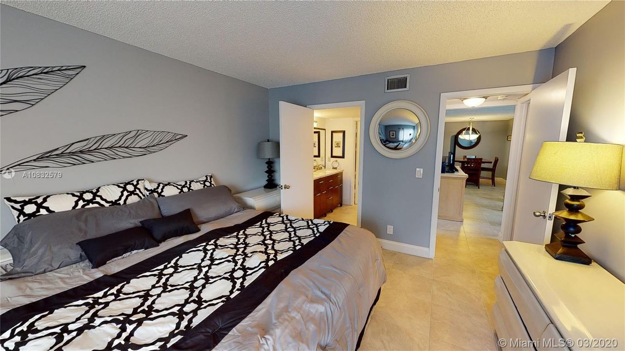 Vendido Recientemente: $89,999 (2 camas, 1 baños, 935 Pies cuadrados)