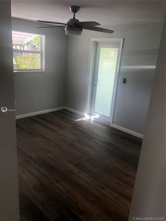 Recently Sold: $310,000 (3 beds, 2 baths, 960 Square Feet)