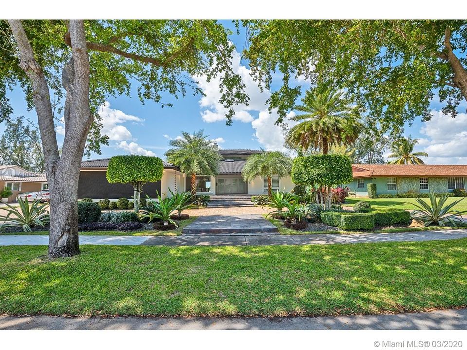 Recently Sold: $1,450,000 (5 beds, 6 baths, 3956 Square Feet)