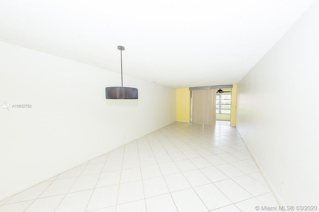 Vendido Recientemente: $39,999 (1 camas, 1 baños, 867 Pies cuadrados)