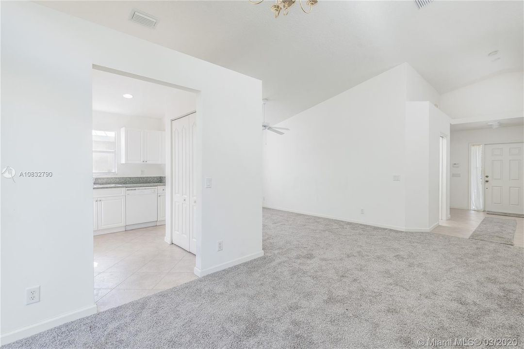 Recently Sold: $239,000 (3 beds, 2 baths, 1250 Square Feet)