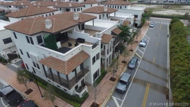 Недавно продано: $630,000 (5 спален, 4 ванн, 2696 Квадратных фут)
