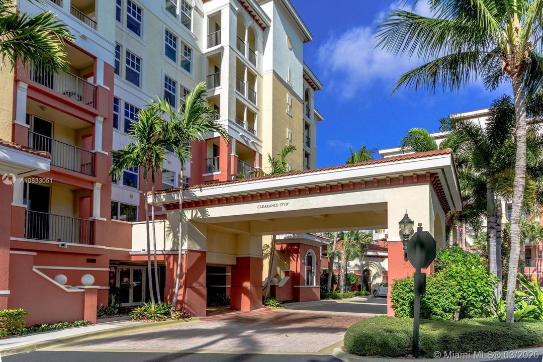 Vendido Recientemente: $1,050,000 (3 camas, 3 baños, 3057 Pies cuadrados)