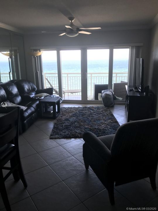 Recently Sold: $335,000 (2 beds, 2 baths, 800 Square Feet)