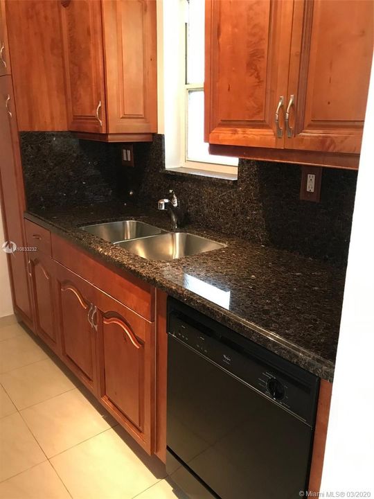 Vendido Recientemente: $135,000 (1 camas, 1 baños, 702 Pies cuadrados)