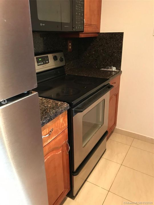 Vendido Recientemente: $135,000 (1 camas, 1 baños, 702 Pies cuadrados)