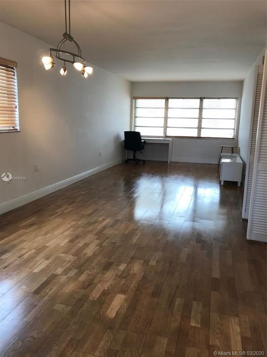 Vendido Recientemente: $135,000 (1 camas, 1 baños, 702 Pies cuadrados)