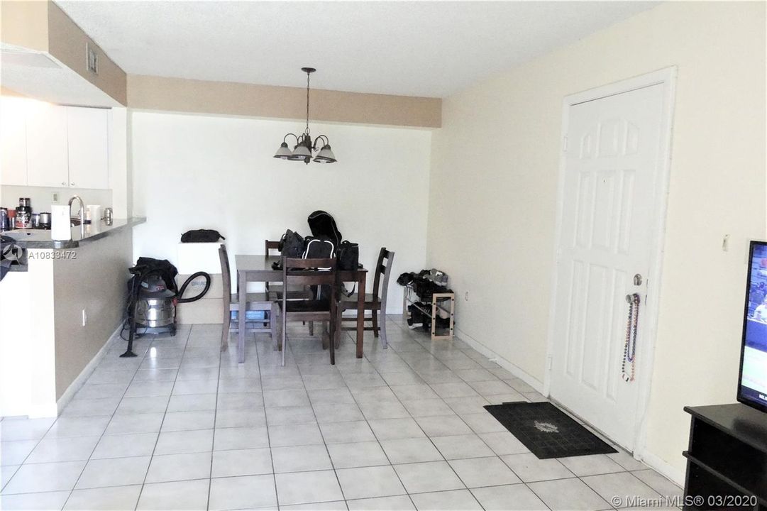 Vendido Recientemente: $135,000 (1 camas, 1 baños, 813 Pies cuadrados)