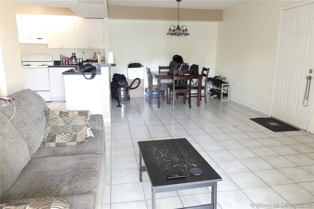 Vendido Recientemente: $135,000 (1 camas, 1 baños, 813 Pies cuadrados)