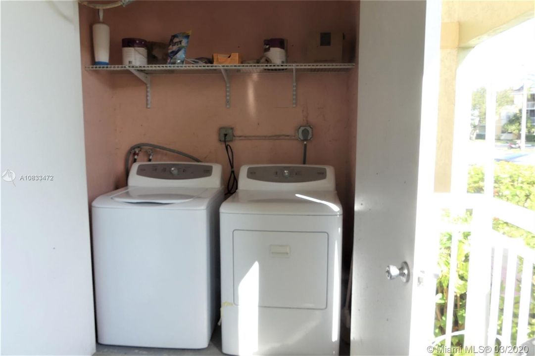 Vendido Recientemente: $135,000 (1 camas, 1 baños, 813 Pies cuadrados)