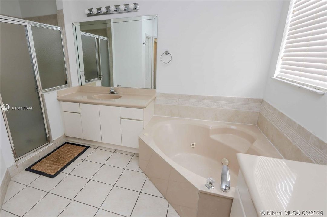 Недавно арендовано: $3,500 (4 спален, 3 ванн, 2996 Квадратных фут)