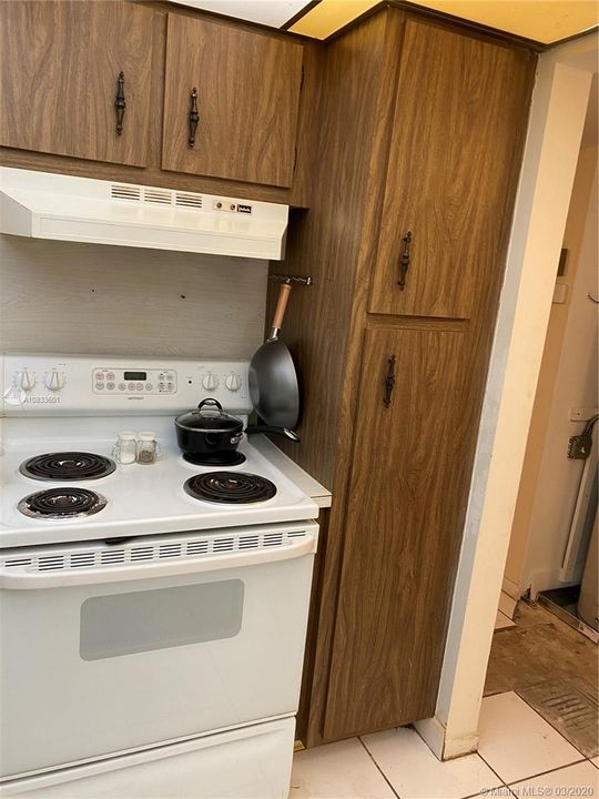 electric stove - clean oven