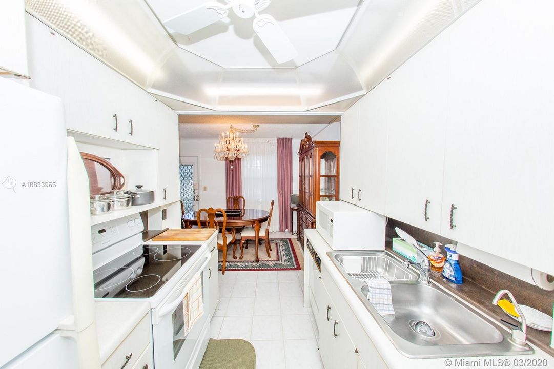 Vendido Recientemente: $64,999 (2 camas, 1 baños, 860 Pies cuadrados)