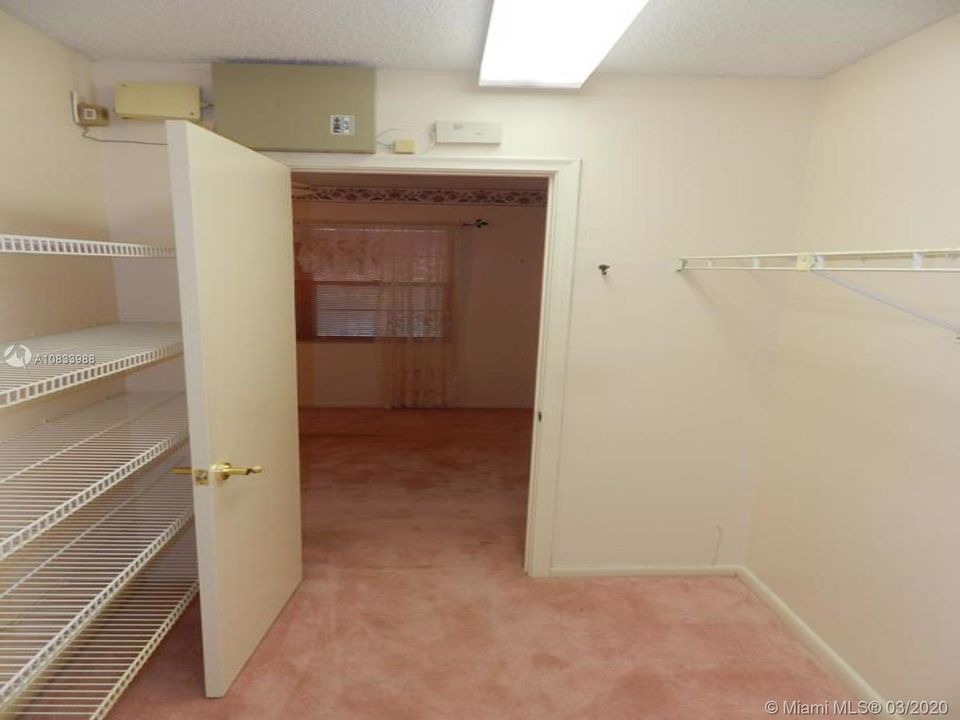 GUEST ROOM CLOSET