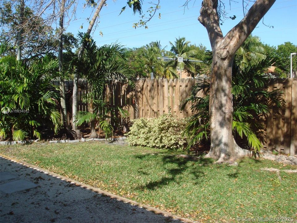 Recently Sold: $259,000 (2 beds, 2 baths, 1030 Square Feet)