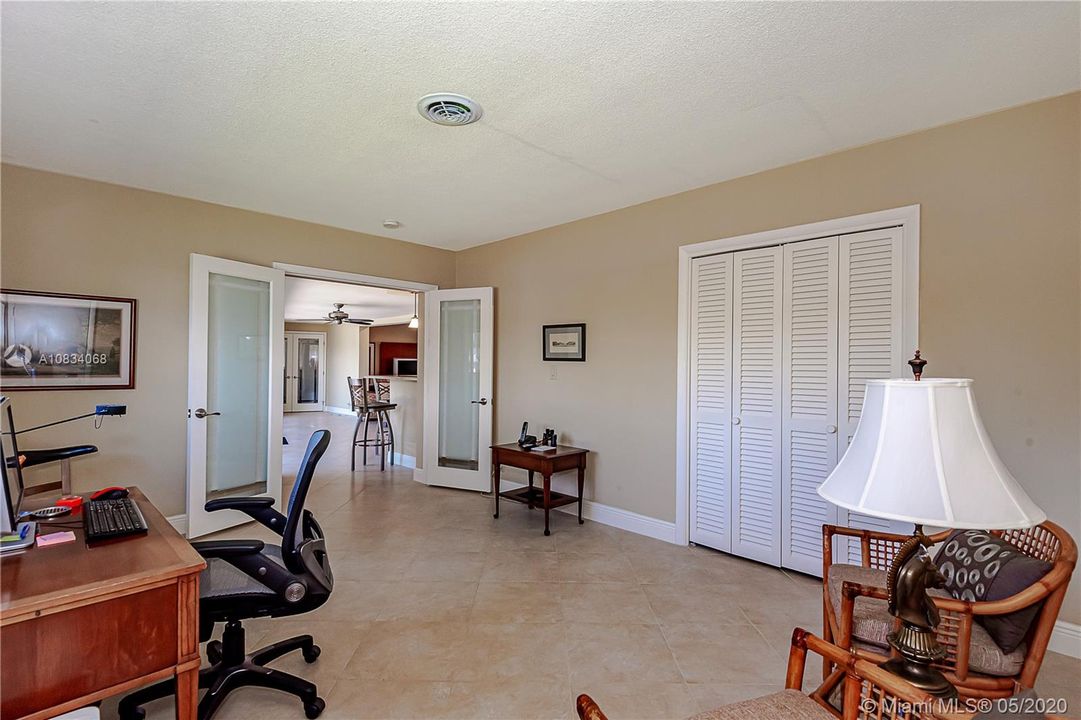 BEDROOM OR OFFICE