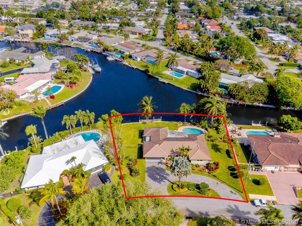 Vendido Recientemente: $960,000 (3 camas, 3 baños, 2239 Pies cuadrados)