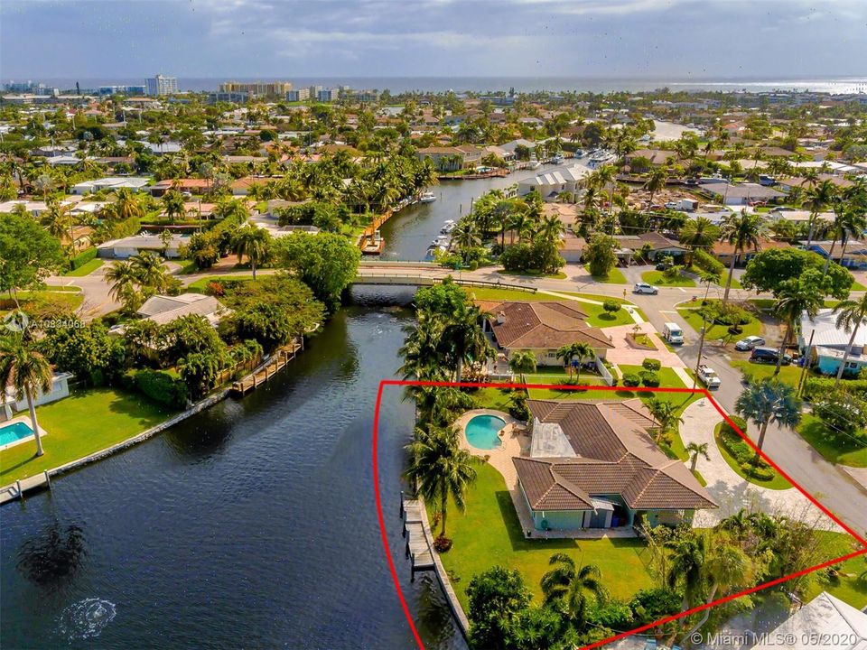 Vendido Recientemente: $960,000 (3 camas, 3 baños, 2239 Pies cuadrados)