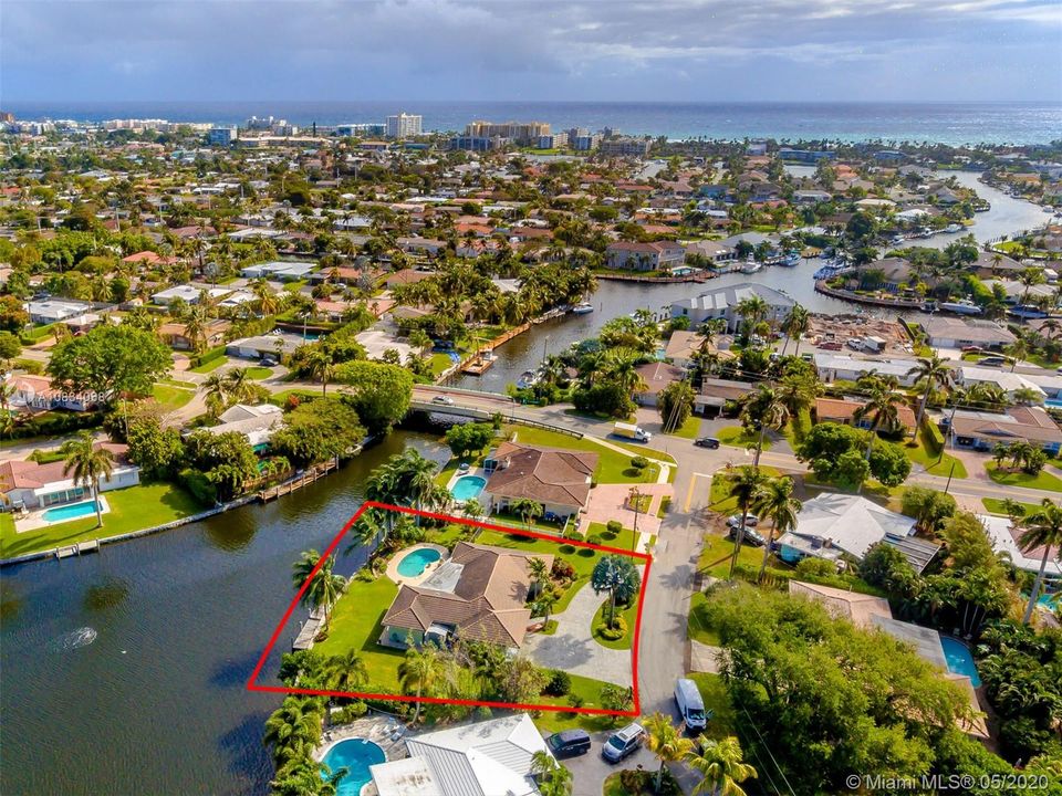 Vendido Recientemente: $960,000 (3 camas, 3 baños, 2239 Pies cuadrados)