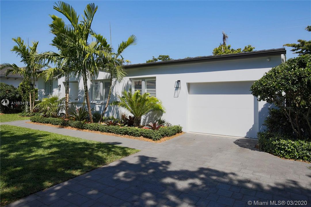 Recently Sold: $998,000 (3 beds, 3 baths, 1404 Square Feet)