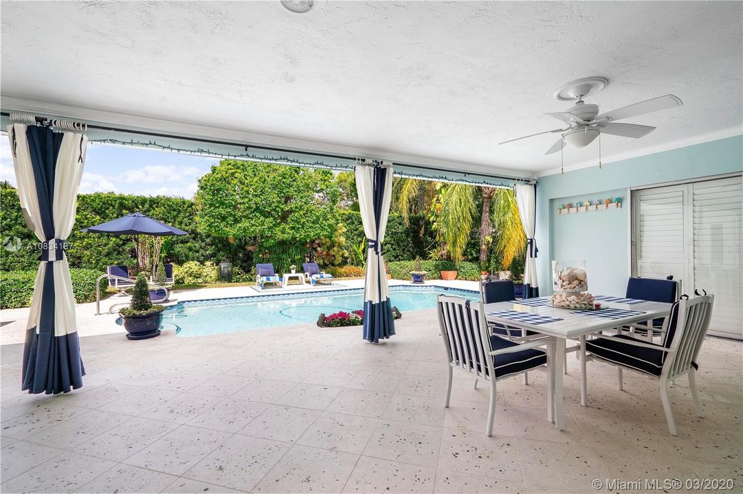 Recently Sold: $510,000 (4 beds, 2 baths, 2555 Square Feet)