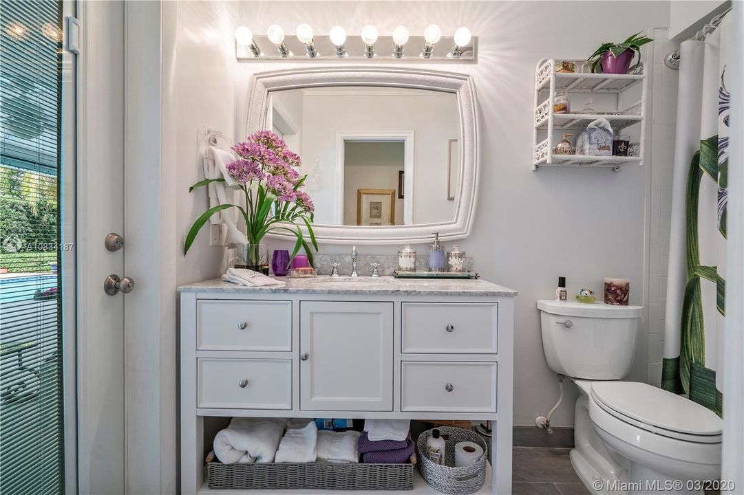 Recently Sold: $510,000 (4 beds, 2 baths, 2555 Square Feet)