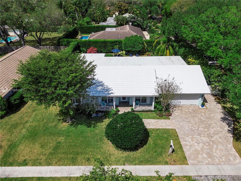 Recently Sold: $510,000 (4 beds, 2 baths, 2555 Square Feet)