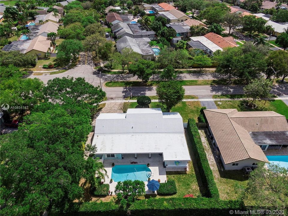 Recently Sold: $510,000 (4 beds, 2 baths, 2555 Square Feet)